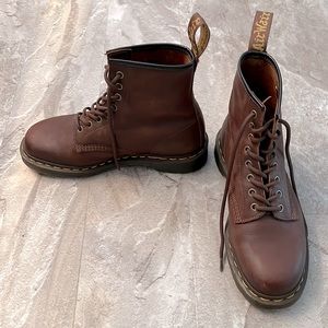 Dr Martens 1460 Tan CARPATHIAN brown 8 eye leather boots